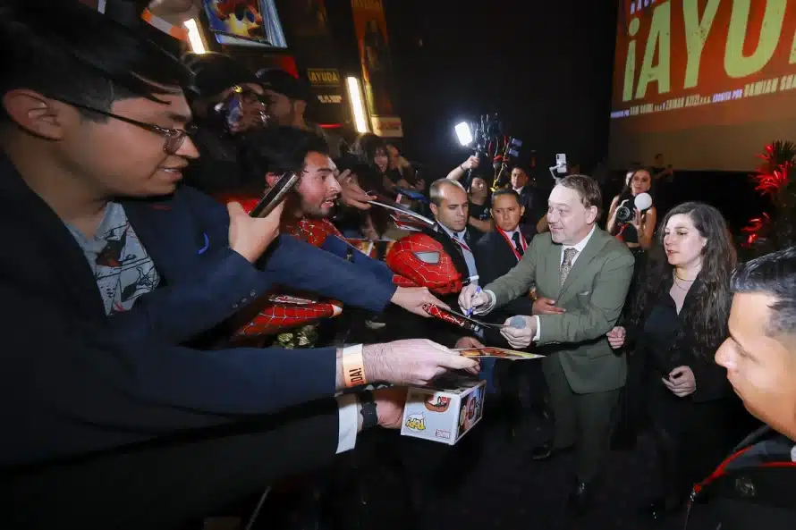 pelicula ayuda mexico 
